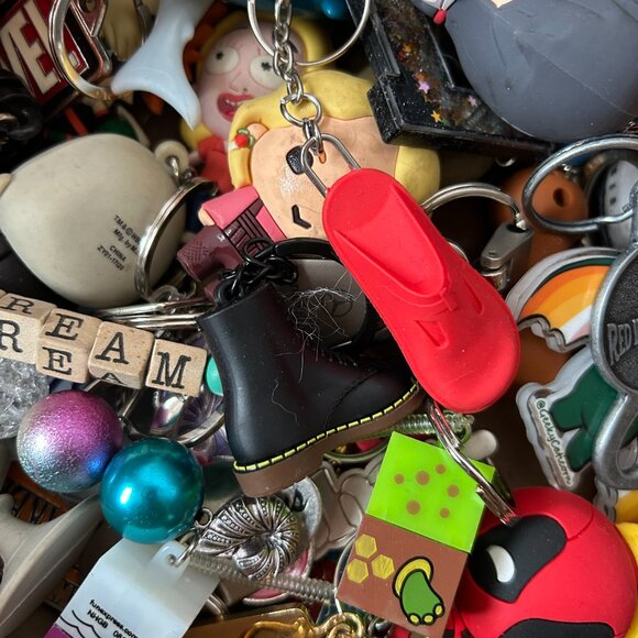 Keychain Bag Clip Lot Mixed 5+ pounds - Picture 5 of 7